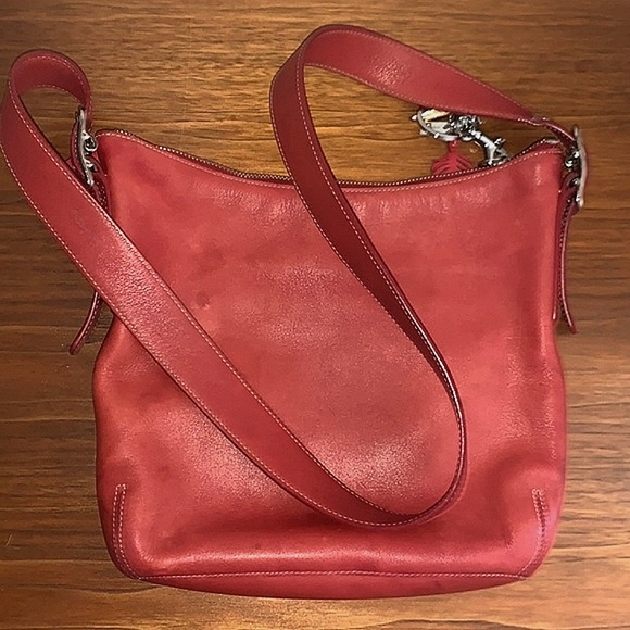 VTG COACH Red Legacy slim line bucket bag 9326 - Picture 2 of 8